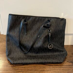 👗Michael Kors black MK bag